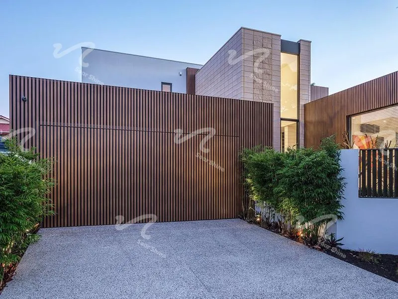 Puertas de garaje con parrilla de aleación de aluminio