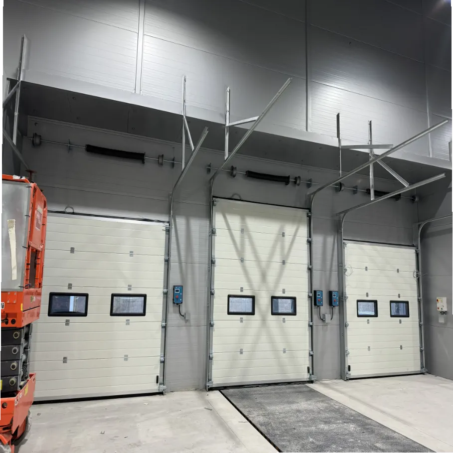 Características principales de las puertas levadizas automáticas industriales. Cuarta parte: control inteligente totalmente automático y paso eficiente
